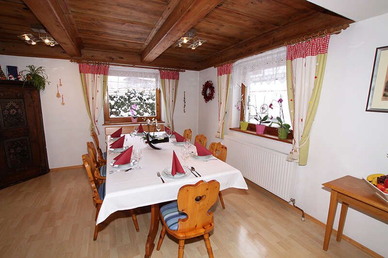 Dining area in the Alice holiday home in Seefeld